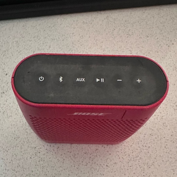 Bose SoundLink Color Bluetooth Speaker 415859 w/ Charger - Picture 2 of 5